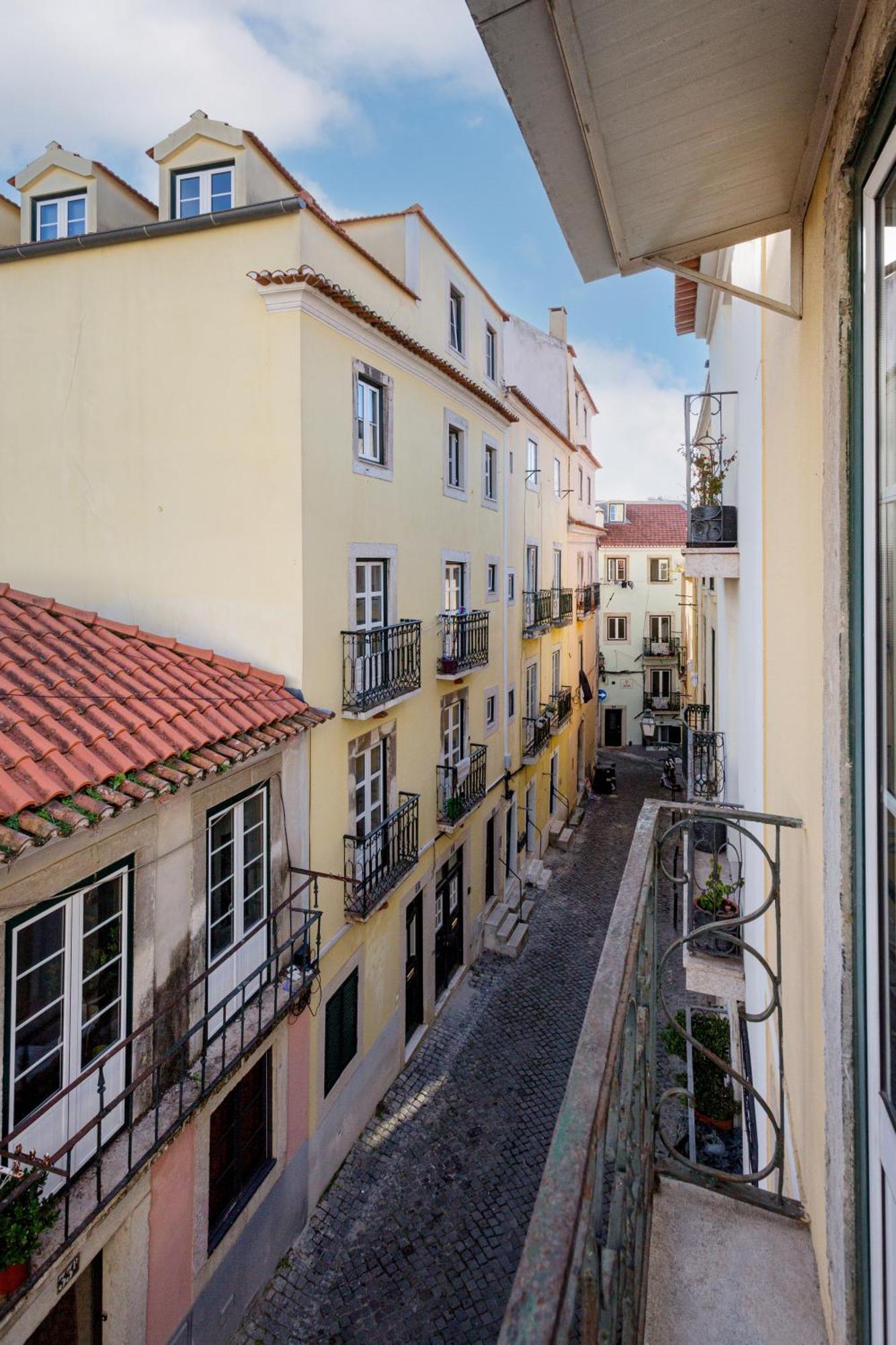 Lisbon Cozy Nest In Santa Catarina Apartment Exterior photo